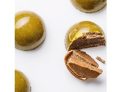 酒香十足的檸檬巧克力！入口香醇